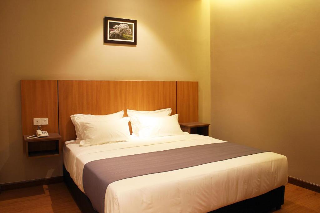 Standard King Room (No Window)